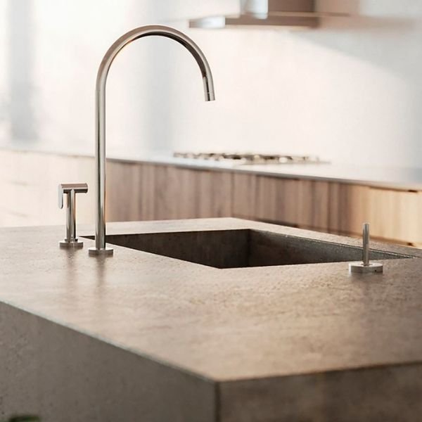 Lixeira Inox Luz Slim em uso