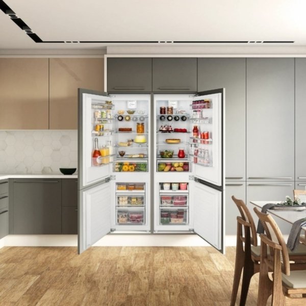 Refrigerador Tramontina Frost Free 250 L em cozinha planejada embutido