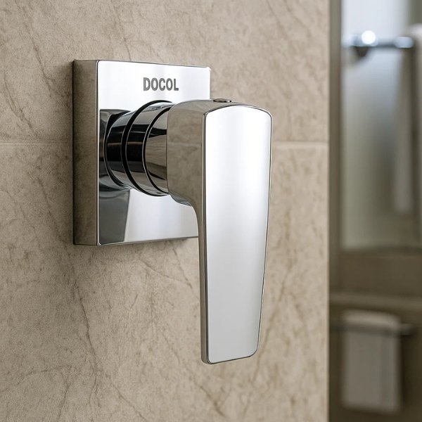 Acabamento Docol Lift instalado em banheiro moderno