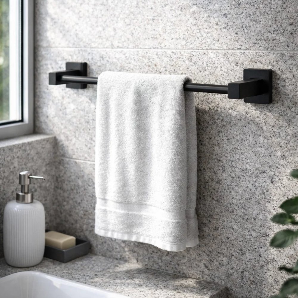 Detalhe acabamento preto fosco Porta Toalha Rosto Dunard Omega